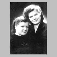 111-1247 Kaunas 1956 Irmgard und Sieglinde Liedtke.jpg